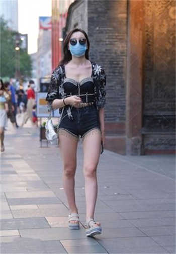 女销售用来睡的
