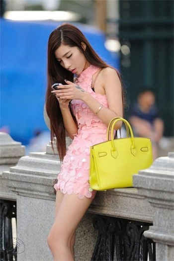 蜜桃夫妇小卷毛分手