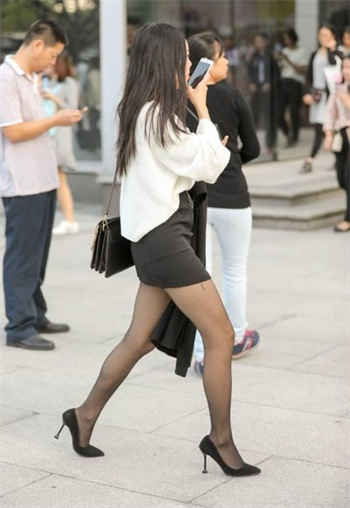 女人为赚钱买身