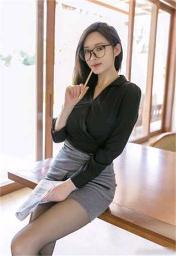 厉少的闪婚小萌妻晚歌