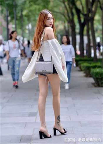 商务旅行女戴帽子的老板