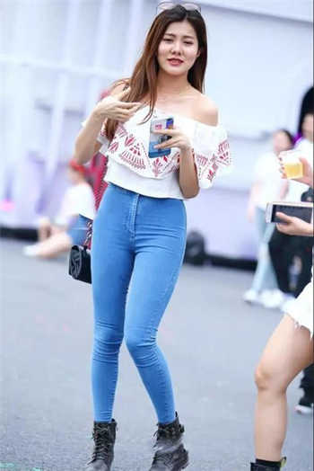 老师上课被装跳蚤蛋