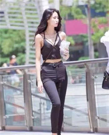 九尾狐狸图画