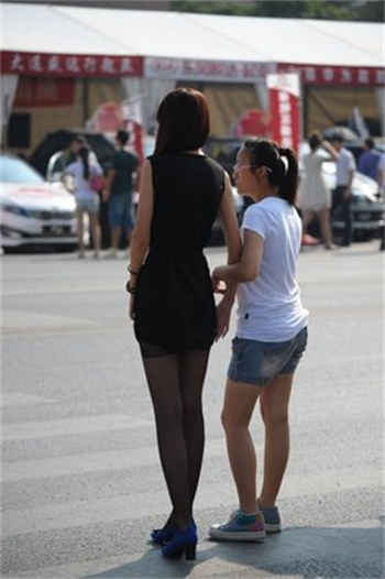 女儿就是用来c的第1章