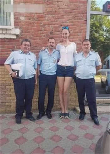沈樵美团外卖员