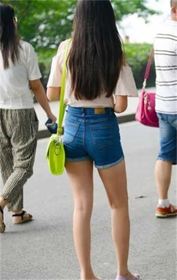 女主姓苏 穿越前是毒医