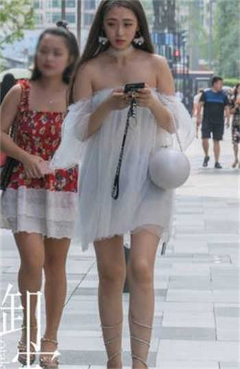 父亲半夜去女儿房间合适吗